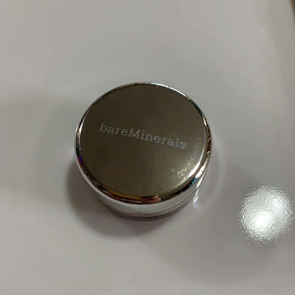 bareMinerals eyeshadow velvet nude